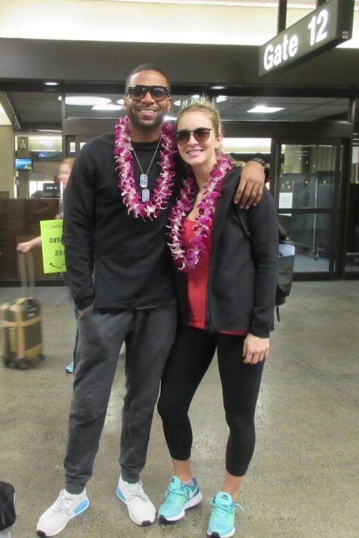 Kauai: Lihue Airport Honeymoon Lei Greeting - Kauai: Lihue Airport Honeymoon Lei Greeting