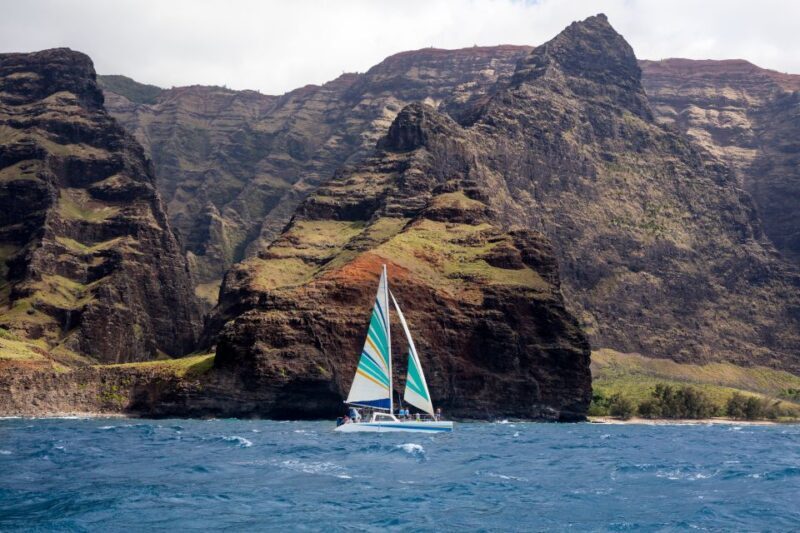 Kauai: Napali Coast Sunset Sailboat Tour with Dinner - An In-Depth Look at the Napali Coast Sunset Sailboat Tour