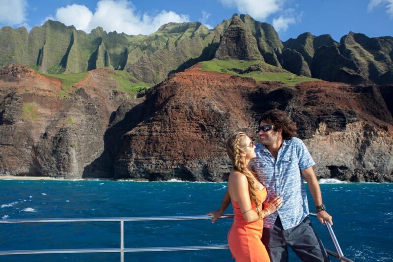 Kauai: Napali Sunset Dinner Cruise - FAQs