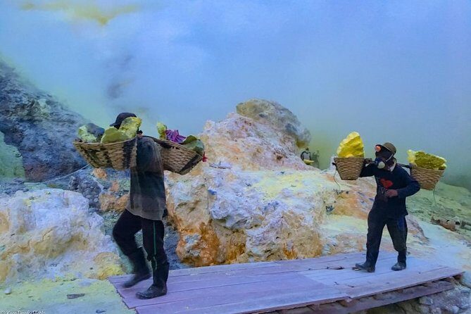 Kawah Ijen Midnight Tour (1 Day) - Exploring the Kawah Ijen Midnight Tour in Detail