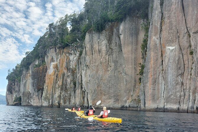 Kayak experience with refreshments. - Exploring Patagonia Infinita Kayak & Adventure