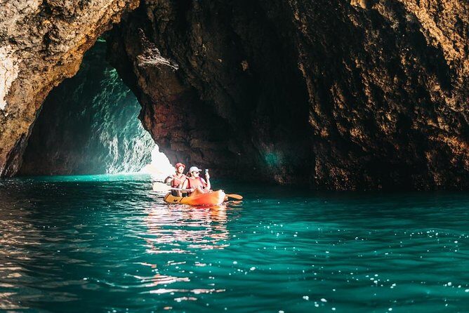 Kayak into the Hidden Caves and Secret Beaches - Key Points
