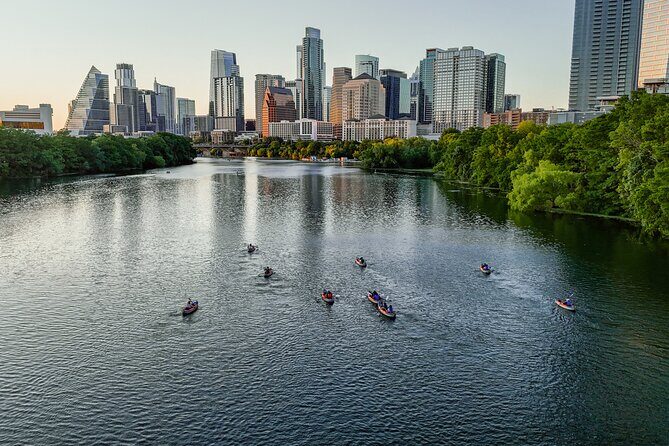 Kayak or Paddle Board Sunset Bat Tour - Experience Austin’s Iconic Bat Flight on a Sunset Kayak or Paddleboard Tour