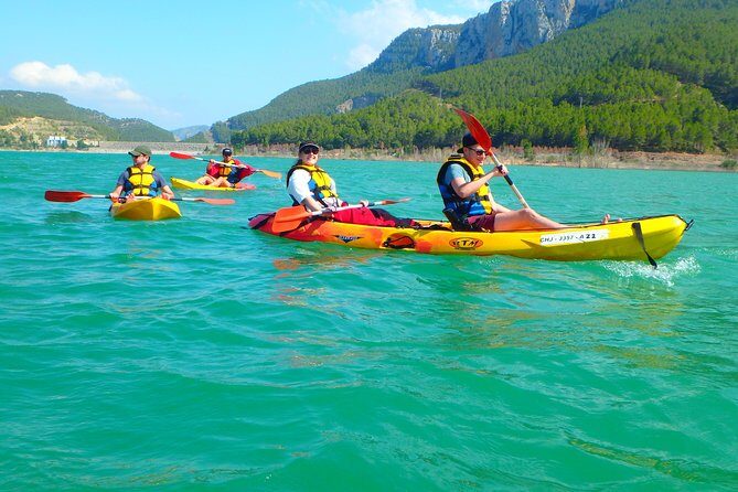 Kayak Routes In A Lake - A Deep Dive into the Kayak Experience at Lake Arenós