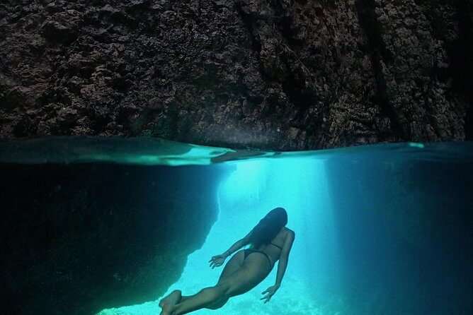 Kayak tour with cave experience - Key Points