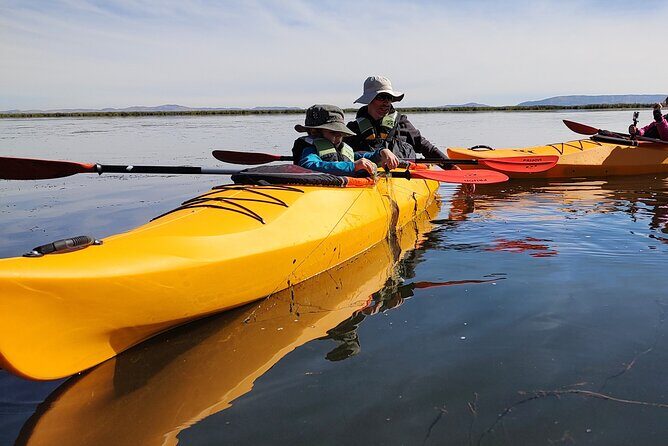 kayak uros mas conexión con isla Taquile - Authenticity and Cultural Value