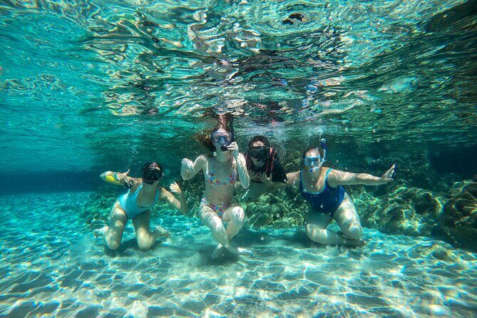 Kayaking Tour to the secrets of Milos - A Deep Dive into the Milos Kayaking Experience