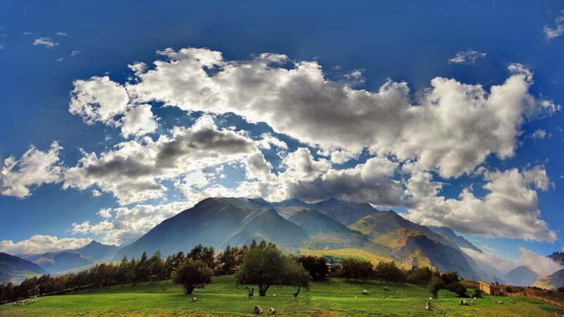 Kazbeg Mountains Day Trip with Gourmet Lunch at Rooms! - An In-Depth Look at the Kazbeg Mountains Day Trip