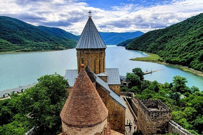 Kazbegi full day private tour + LUNCH - Why This Tour Works Well for Travelers