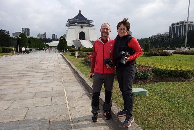 Keelung Shore Excursion: Xiangshan Hiking & Classic Taipei Culture Private Tour - Frequently Asked Questions
