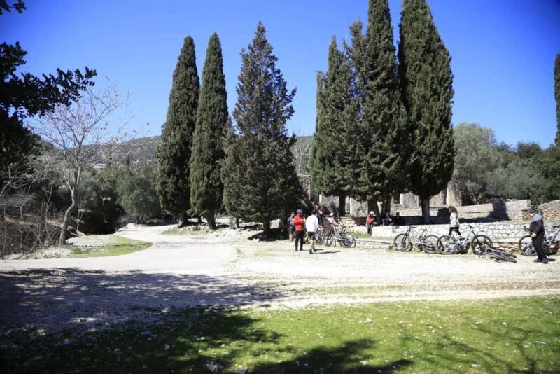 Kefalonia: Guided E-Bike Tour with Caves Visit - Key Points