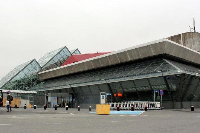 Keflavik To Reykjavik Private Luxury Airport Transfer - FAQ