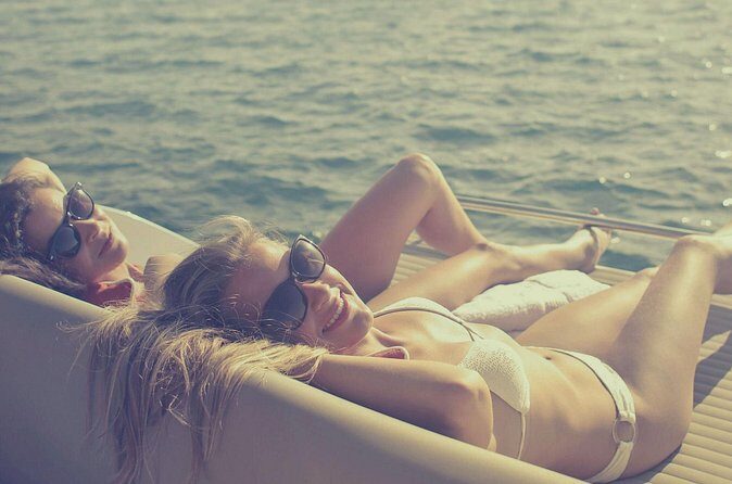 Kelowna Boat Hire Waves and Wines Boat Tour - The Sum Up