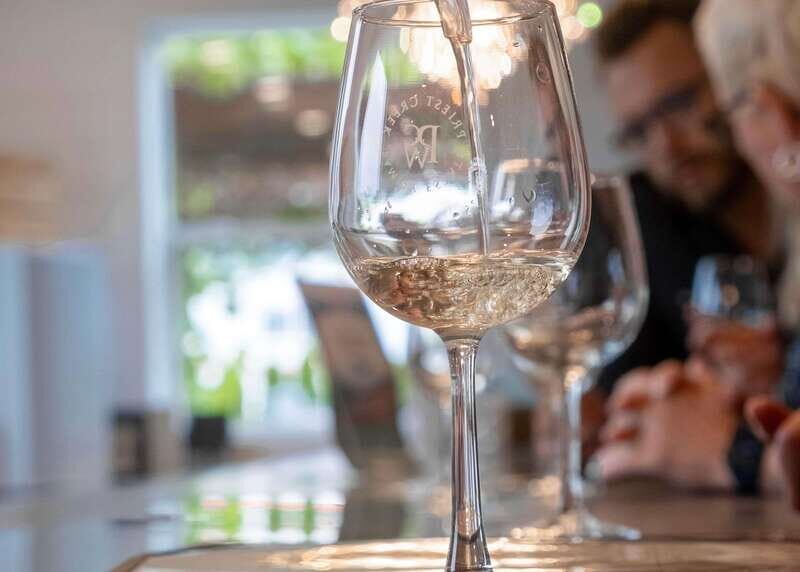 Kelowna: E-Bike Guided Wine Tour with Lunch & Tastings - FAQs