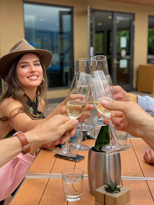 Kelowna: East Kelowna Half Day Guided Wine Tour - Authenticity and Personal Touch