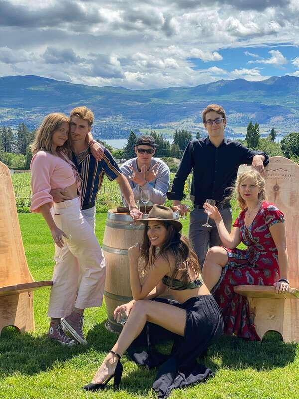 Kelowna: West Kelowna Full Day Guided Wine Tour - Key Points