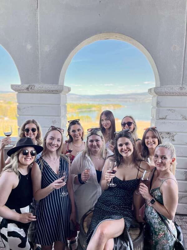 Kelowna: West Kelowna Half Day Guided Wine Tour - Kelowna: West Kelowna Half Day Guided Wine Tour — A Balanced Blend of Views and Vintages
