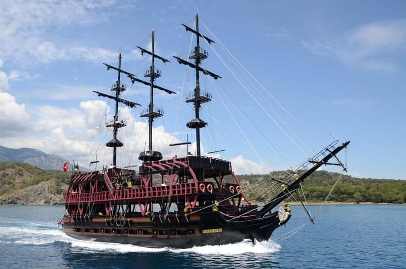 Kemer Pirate Boat Tour from Antalya/Belek / Kemer - Boarding the Pirate Ship