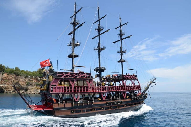 Kemer Pirate Boat Tour from Antalya/Belek / Kemer - Onboard Entertainment and Activities