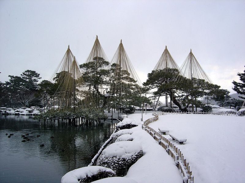 Kenrokuen Garden Admission Ticket - The ticket price, free days, and what you actually get