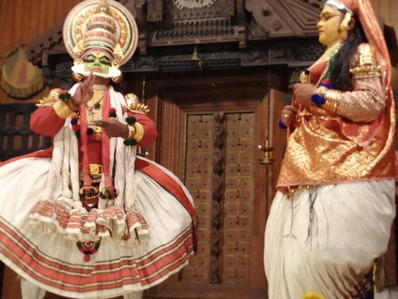 Kerala:-02 Days Cochin Sightseeing with Kathakali Dance Show - An Honest Look at the Experience