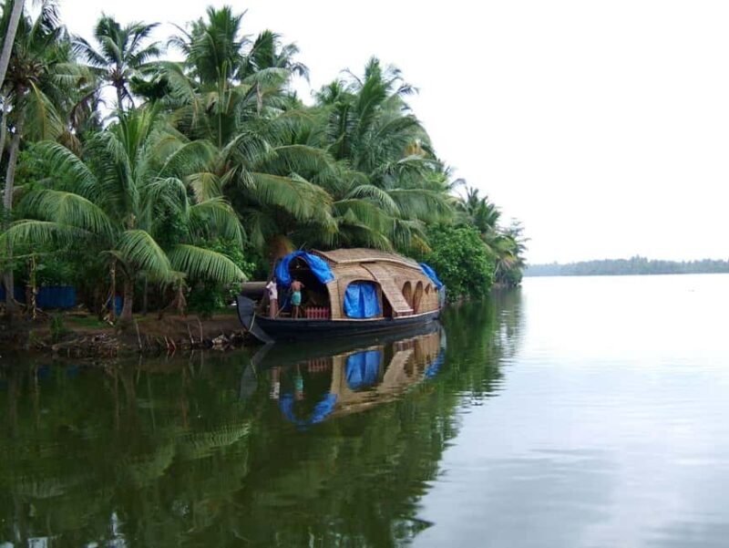 Kerala Beauty, Cochin with Alleppey Houseboat Tour (03 Days) - Key Points