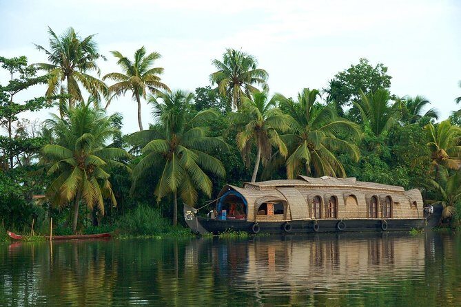 Kerala Honeymoon Special Package with Private Houseboat - FAQ