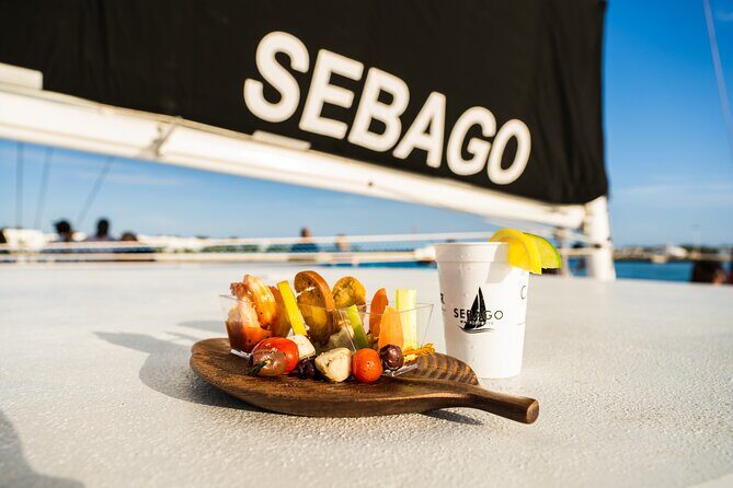 Key West Sunset Sail with Full Bar, Live Music and Hors D'oeuvres - Key Points