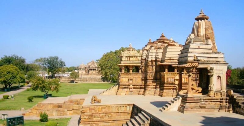 Khajuraho: Full-Day Private Guided Temples and History Tour - Village Life and Khajur Sagar