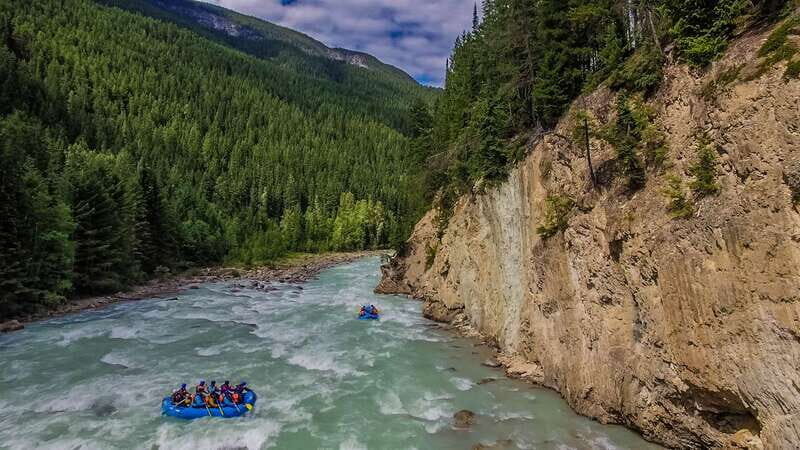 Kicking Horse River: Whitewater Rafting Experience - An In-Depth Look at the Kicking Horse River Whitewater Rafting