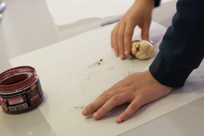 Kids in the Kitchen - CrOisSaNtS near Eiffel Tower - Key Points