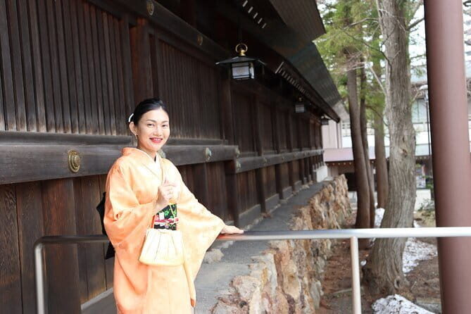 Kimono dressing and photo by ex-stylist of Hotel Gajoen Tokyo - An In-Depth Look at the Kimono Dressing and Photo Tour in Sapporo
