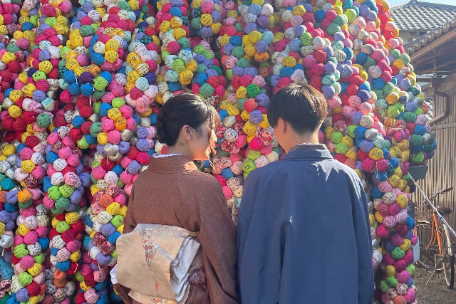 Kimono Rental by Karen Kyoto Fushimi Inari - A quick change near Fushimi Inari