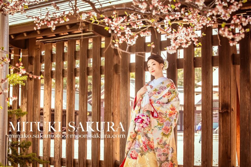 Kimono Rental in Sapporo - Choosing a kimono at Mitsuki Sakura