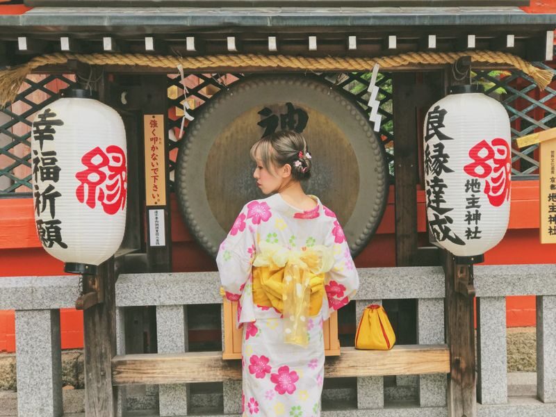 Kimono Rental (Kyoto/Provided by Kimono Rental Kanwa Yasaka Shrine) - Photos, families and groups