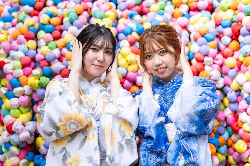Kimono Rental (Provided by Kyoto / Kyoto Kimono Rental Yumeyakata) - Choosing a kimono at the Gojo shop