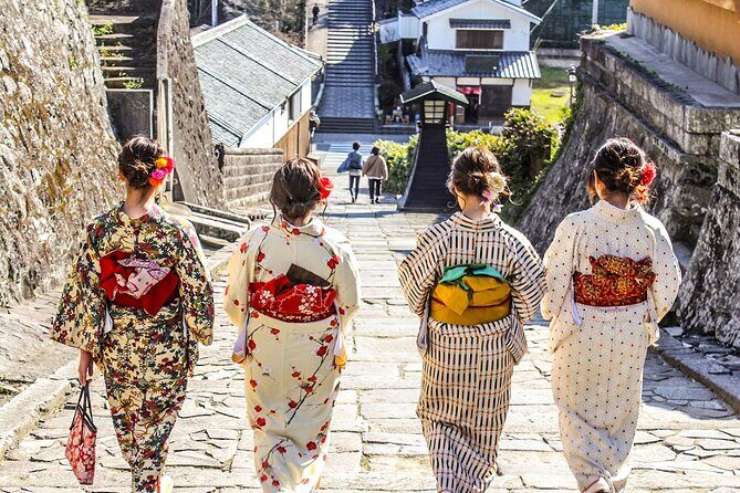 Kimono Walk and Tea ceremooy and sake in Historic Kitsuki Castle - Exploring Kitsuki: A Classic Japanese Town with Authentic Charm