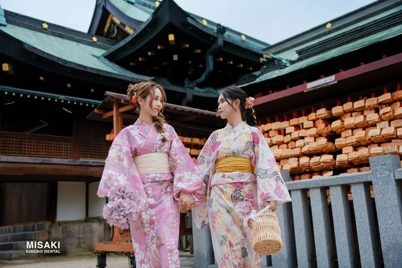 Kimono & Yukata Rental and Photo Shoot (Kyoto, Gion-Shijo, Yasaka Shrine) - Kimono Rental Misaki - Adding a photo session around Gion