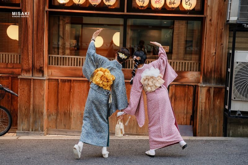Kimono & Yukata Rental and Photo Shoot (Kyoto, Gion-Shijo, Yasaka Shrine) - Kimono Rental Misaki - What the price covers