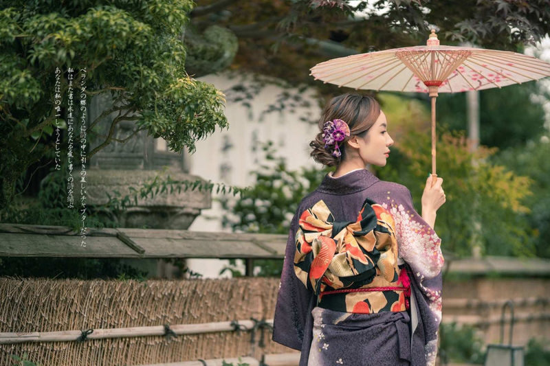 Kimono & Yukata Rental & Photo Shoot (Osaka Kimono Rei Shinsaibashi) - Exploring Dotonbori in traditional dress