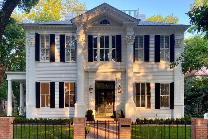 King William District Tour - Practical Details: Timing, Group Size, and Accessibility