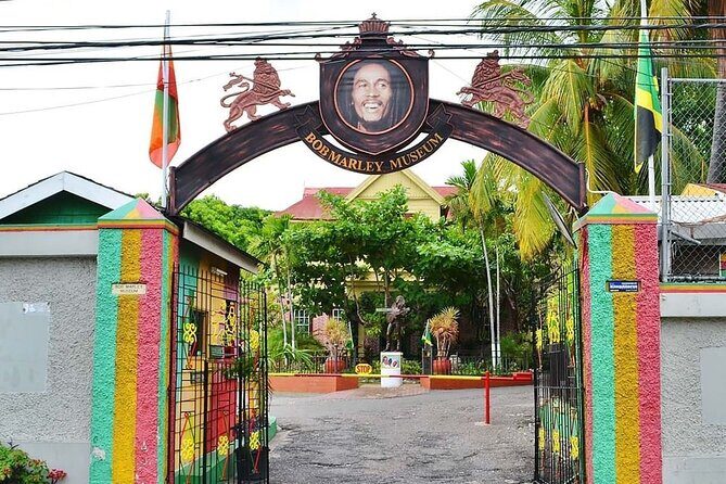 Kingston City Tour from Ocho Rios Cruise Port and Hotels - Exploring Kingston from Ocho Rios: A Detailed Look at the City Tour