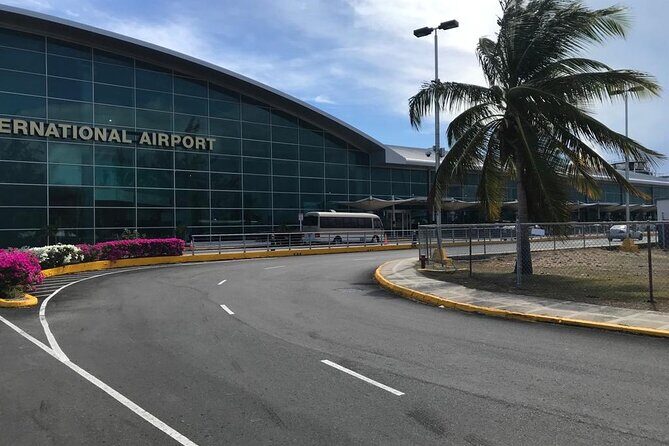 Kingston Roundtrip Airport Taxi Transfer to RIU Ocho Rios & Moon Palace Hotels - In-Depth Review of the Kingston Airport to Ocho Rios Transfer