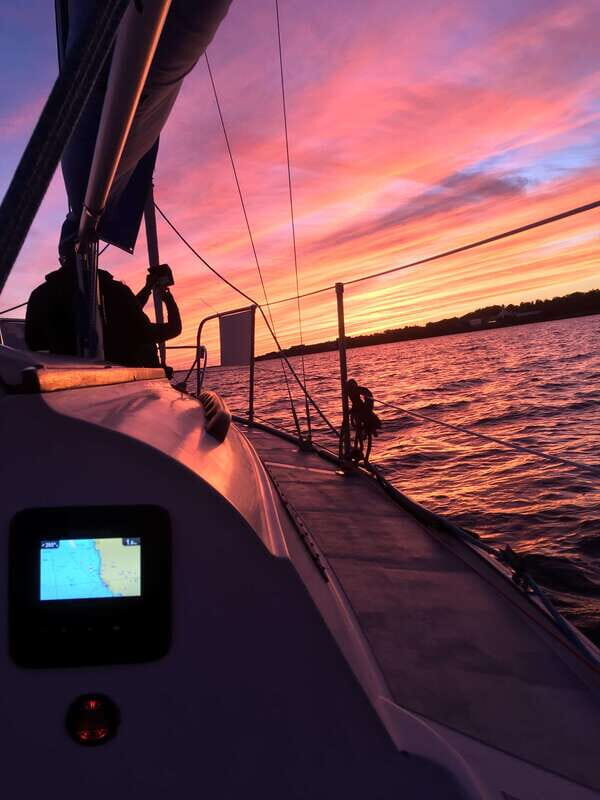 Kingston: Skippered Sailing Charter - Authentic and Educational