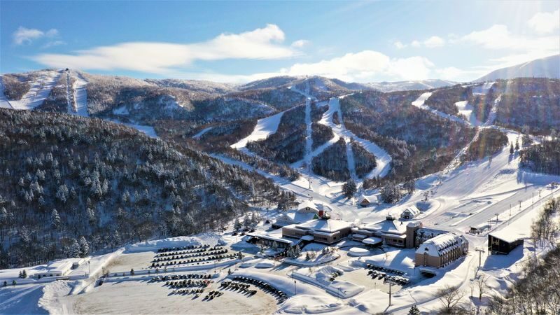 KIRORO Ski & Snow Experience & Otaru Sightseeing Bus Tour | Hokkaido - The bus ride and the day’s pace