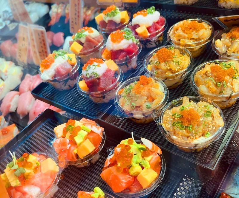 Kitakyushu Sarakurayama Night View & Motonosumi Shrine Day Tour (Departing from Fukuoka) - Sampling seafood at Karato Market