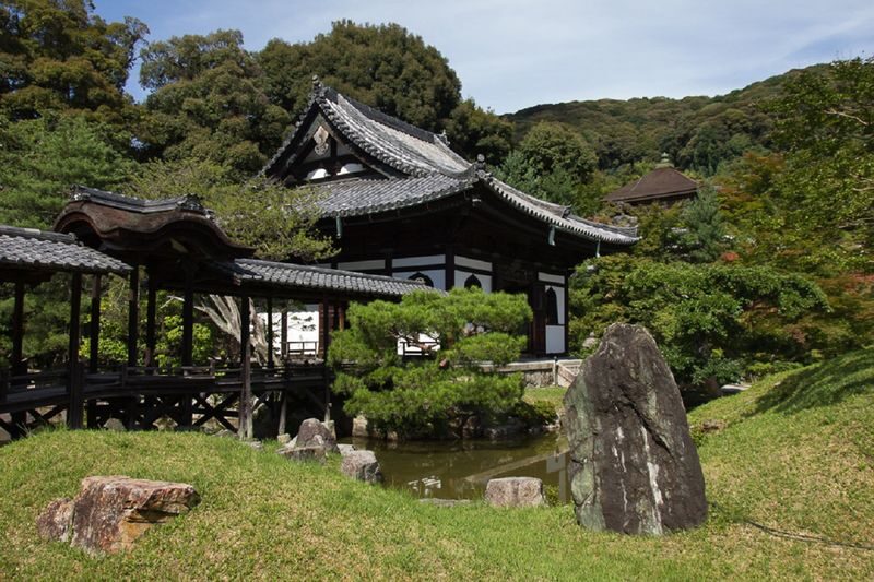 Kiyomizudera, Yasaka Shrine Discovery Walking Tour - Sannenzaka and Ninenzaka, the walk between landmarks