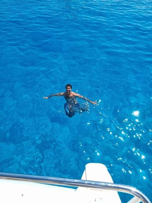 Kleftiko Trip Catamaran: Half day | Lunch & OpenBar - Setting Sail from Adamas
