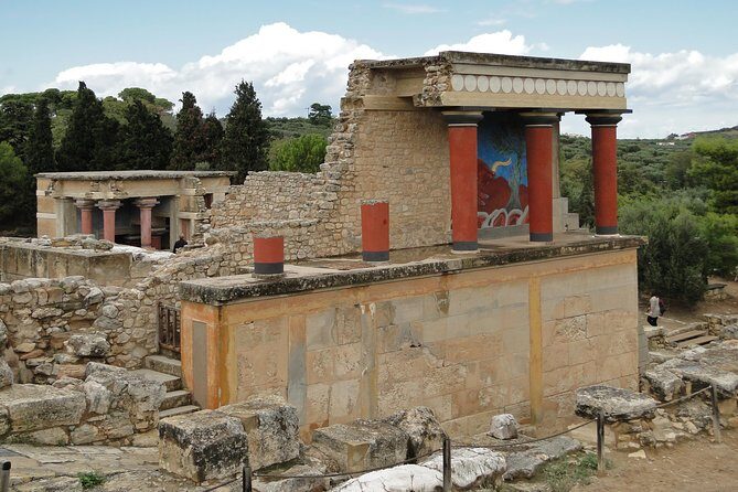 Knossos Palace guided tour - Heraklion City tour + market - What’s Included and What’s Not