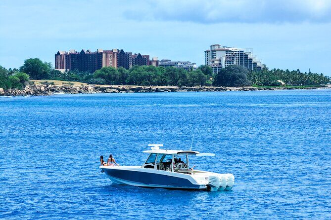 Ko Olina Private Luxury Charter for up to 6 Passengers - A Private Ocean Escape in Oahu: Ko Olina Private Luxury Charter
